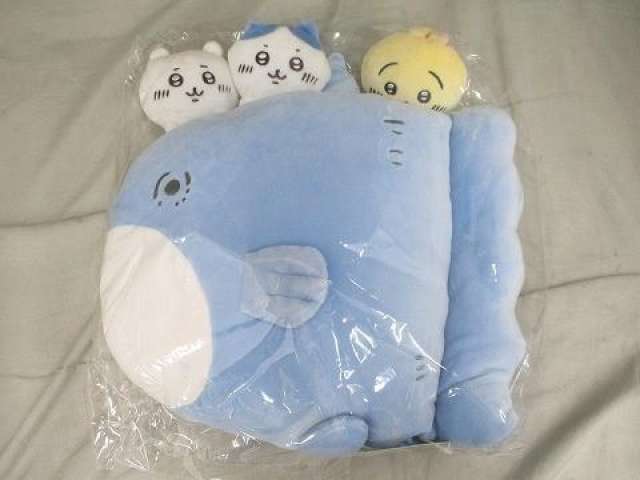 ちいかわ マンボウでおでかけクッション