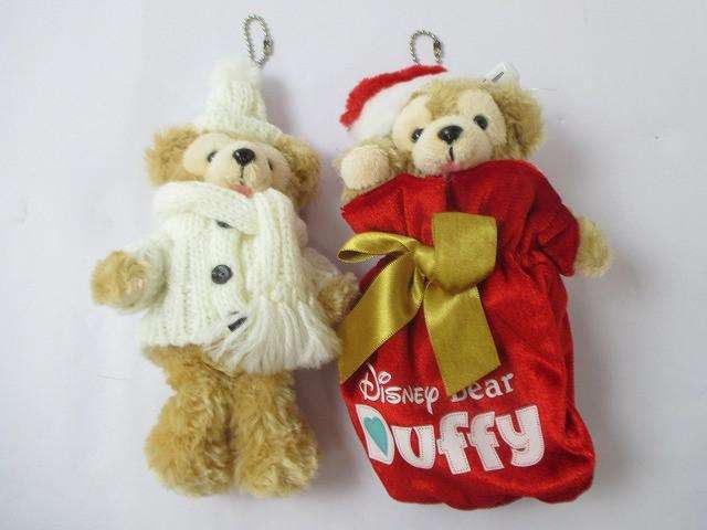 ディズニー ダッフィー クリスマス 25周年 白セーター オープンマウス ぬいぐるみバッジ