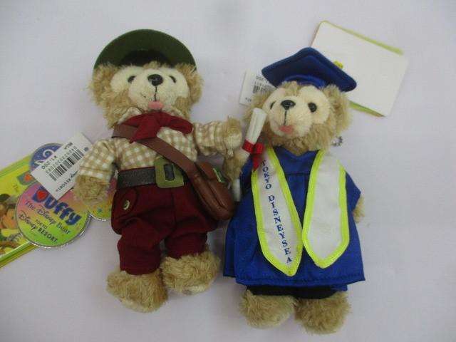 ディズニー ダッフィー ぬいぐるみバッジ オープンマウス 卒業式 インディージョーンズ