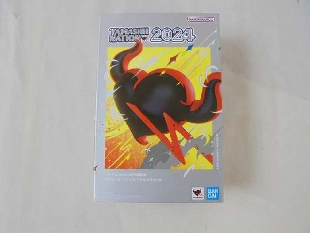 S.H.Figuarts 真骨彫製法 仮面ライダーファイズ アクセルフォーム